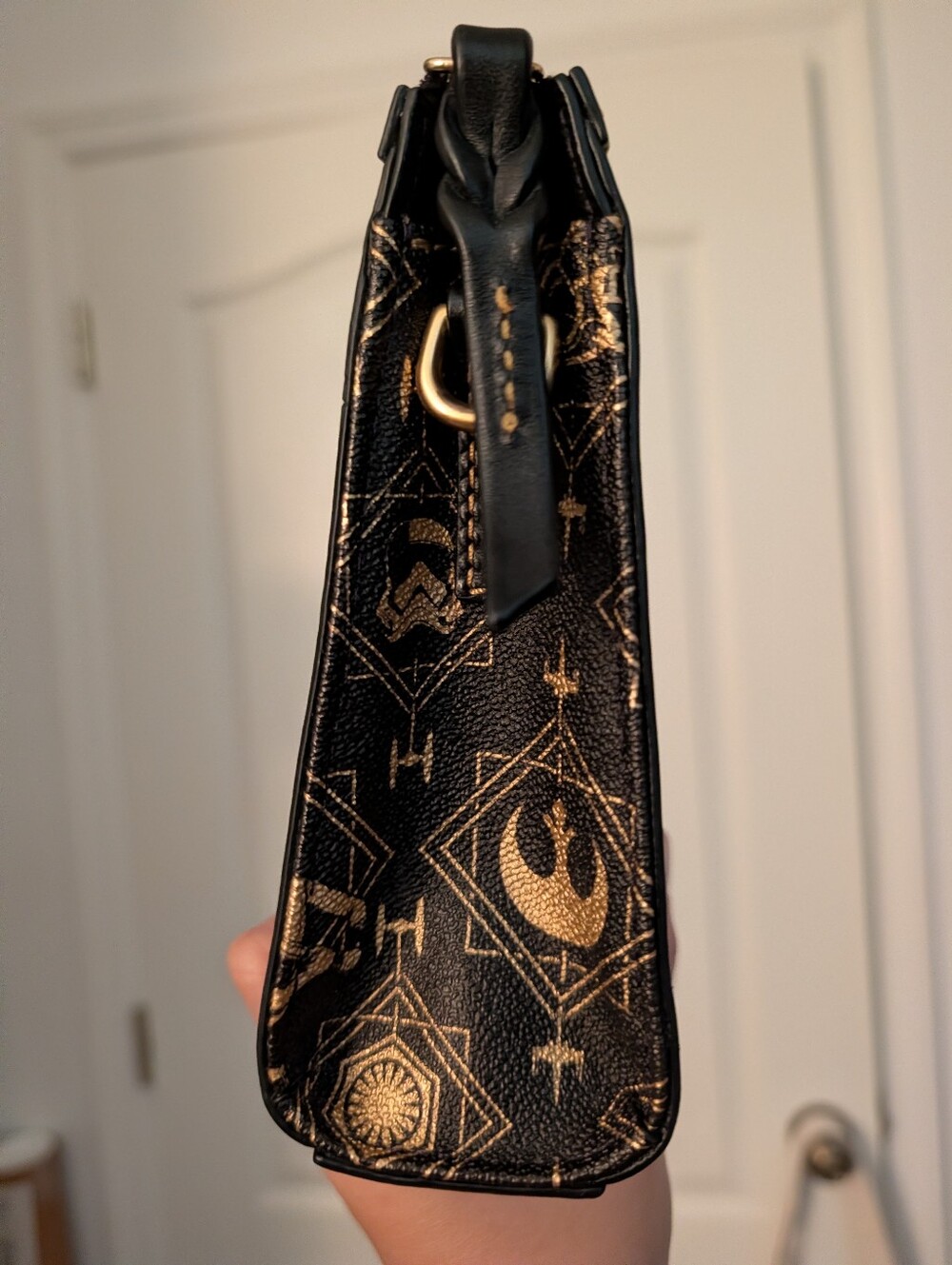 Dooney & Bourke Disney Parks Star Wars Last Jedi Clutch Crossbody Purse - Picture 5 of 7